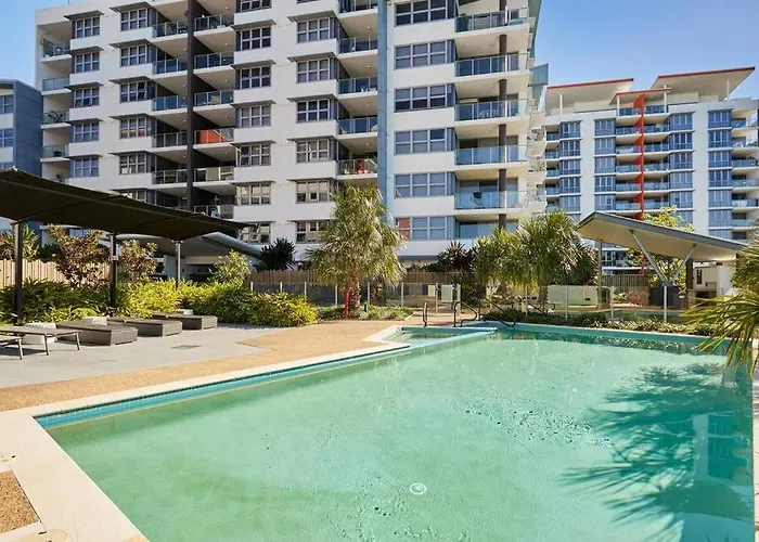 Two Bedroom Apartment In Robina Center